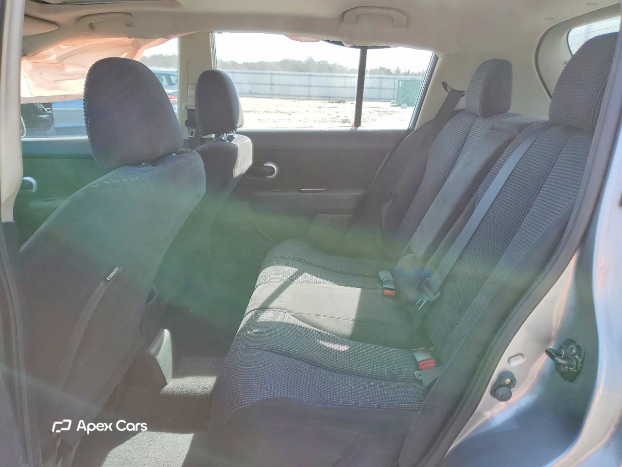 Nissan Versa 2011