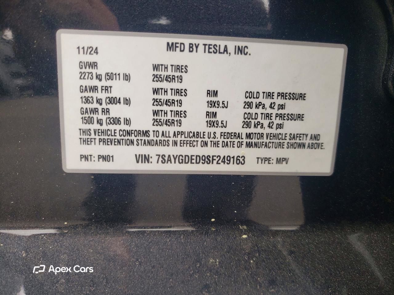 Tesla Model Y 2025
