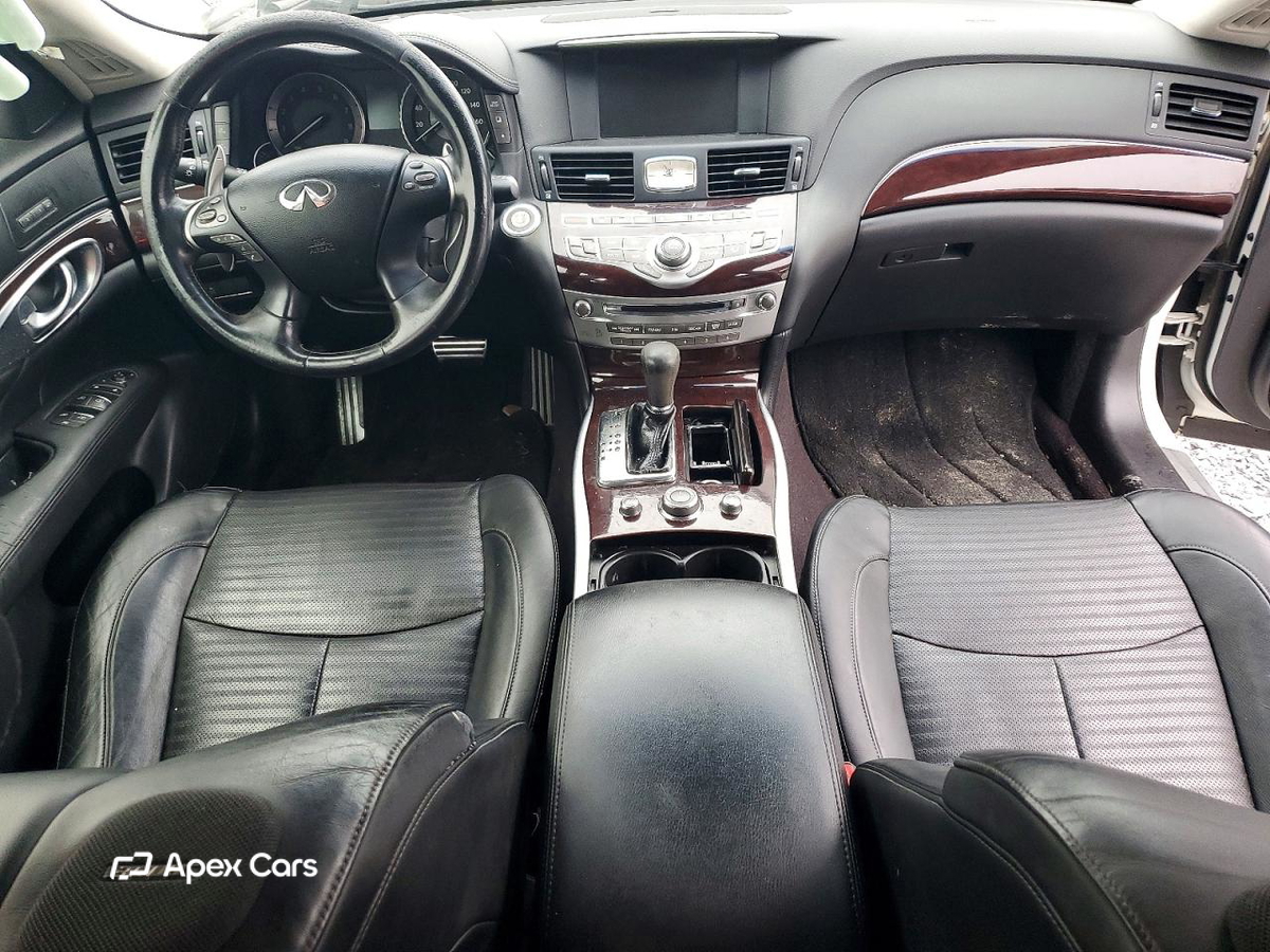 Infiniti M 2012