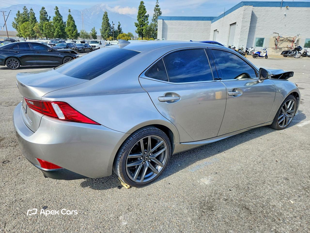 Lexus IS 2016