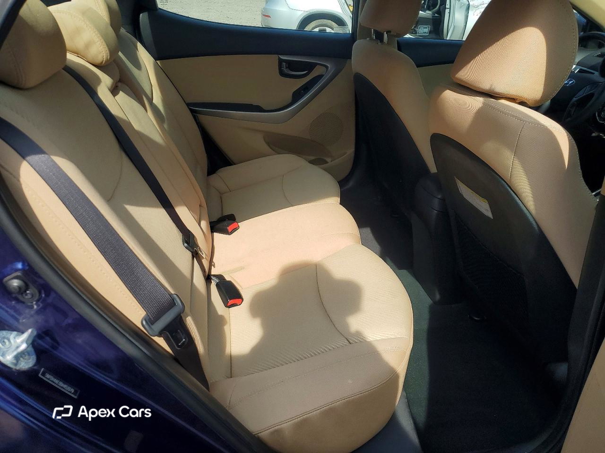 Hyundai Elantra 2013