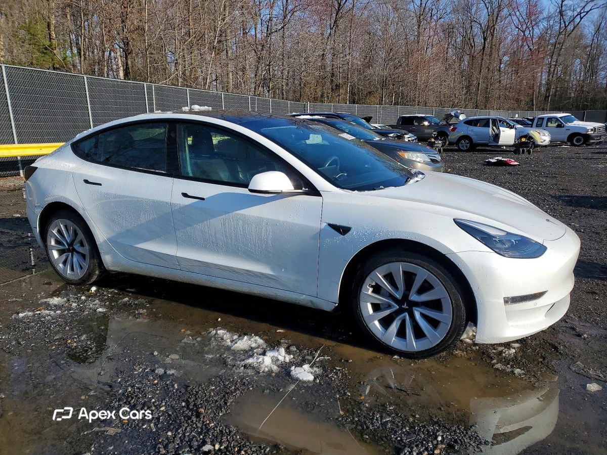 Tesla Model 3 2022