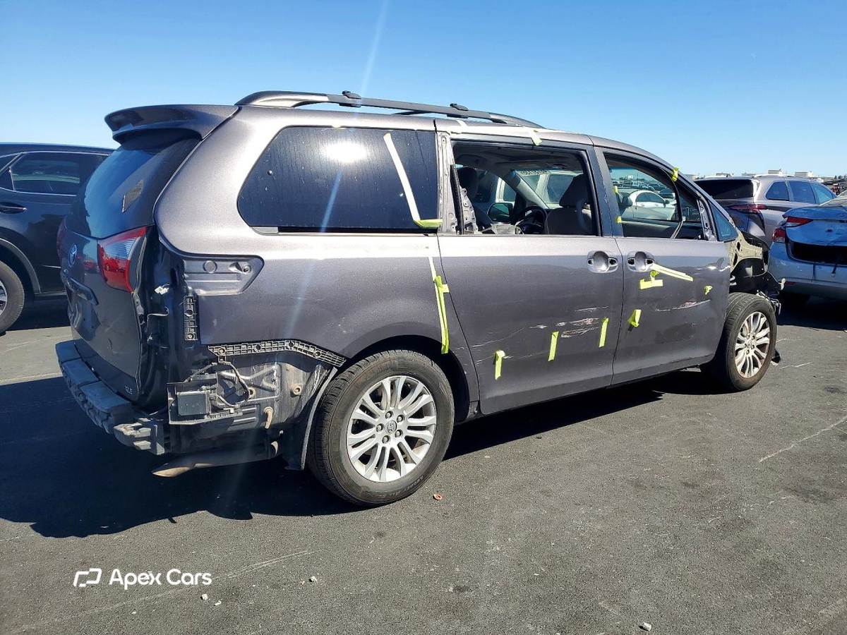 Toyota Sienna 2015
