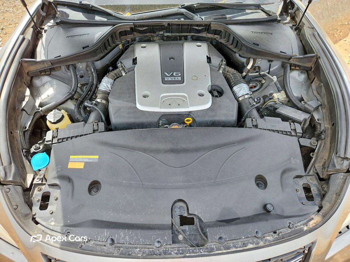 Infiniti M 2011