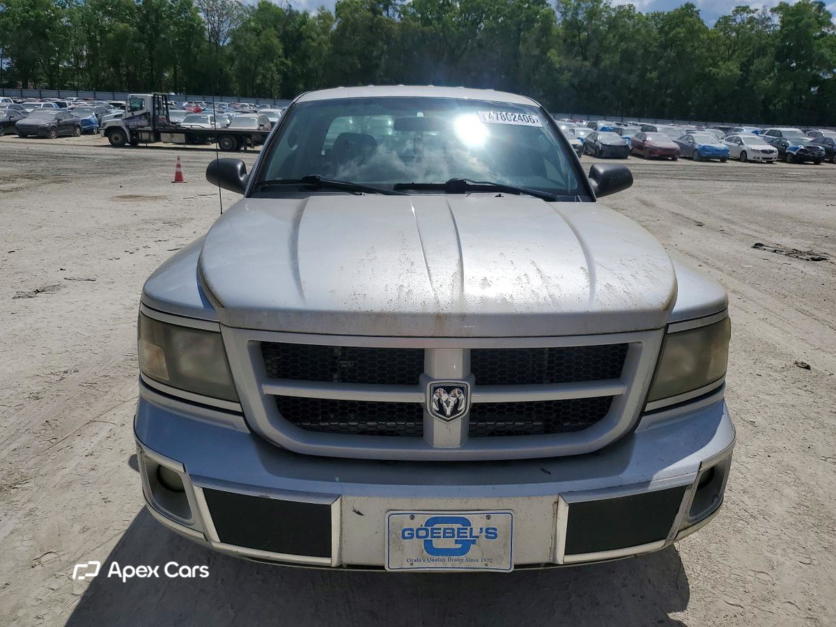 Dodge Dakota 2011