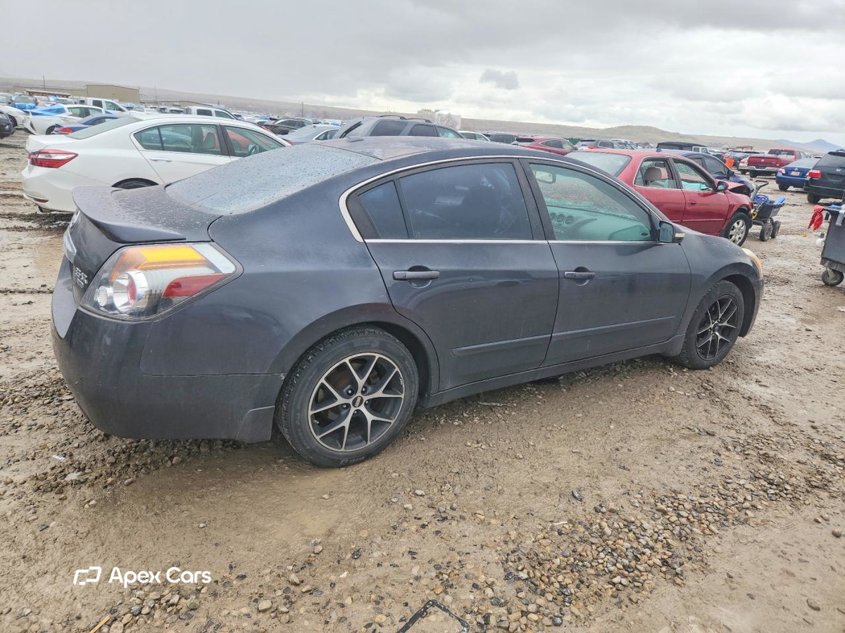 Nissan Altima 2011