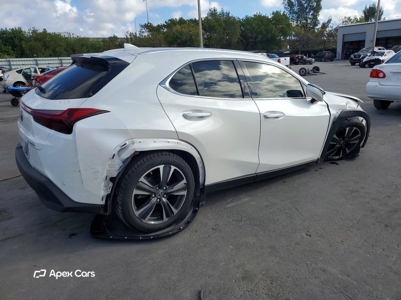 Lexus UX 2023