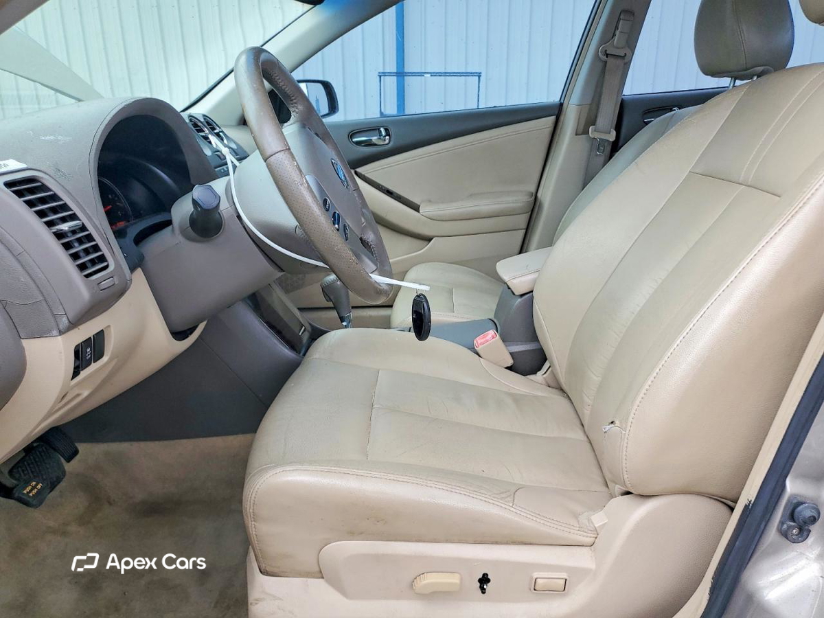 Nissan Altima 2011