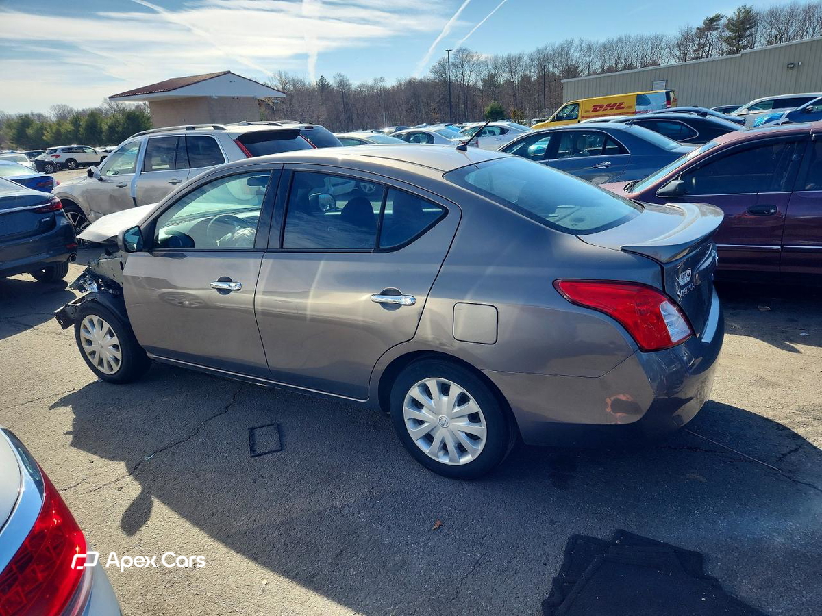 Nissan Versa 2014