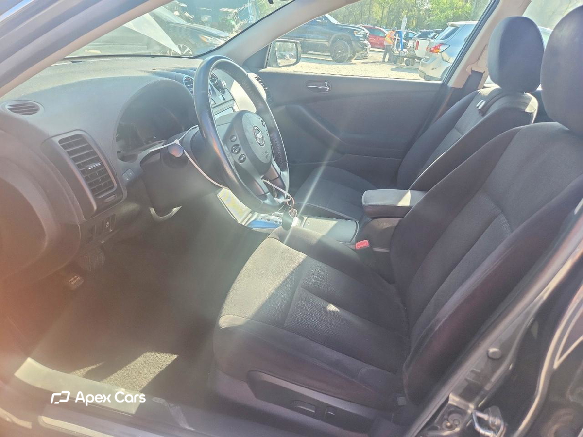 Nissan Altima 2011