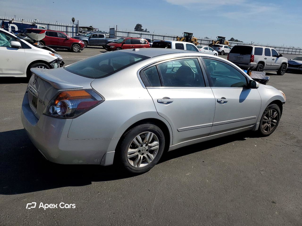 Nissan Altima 2010
