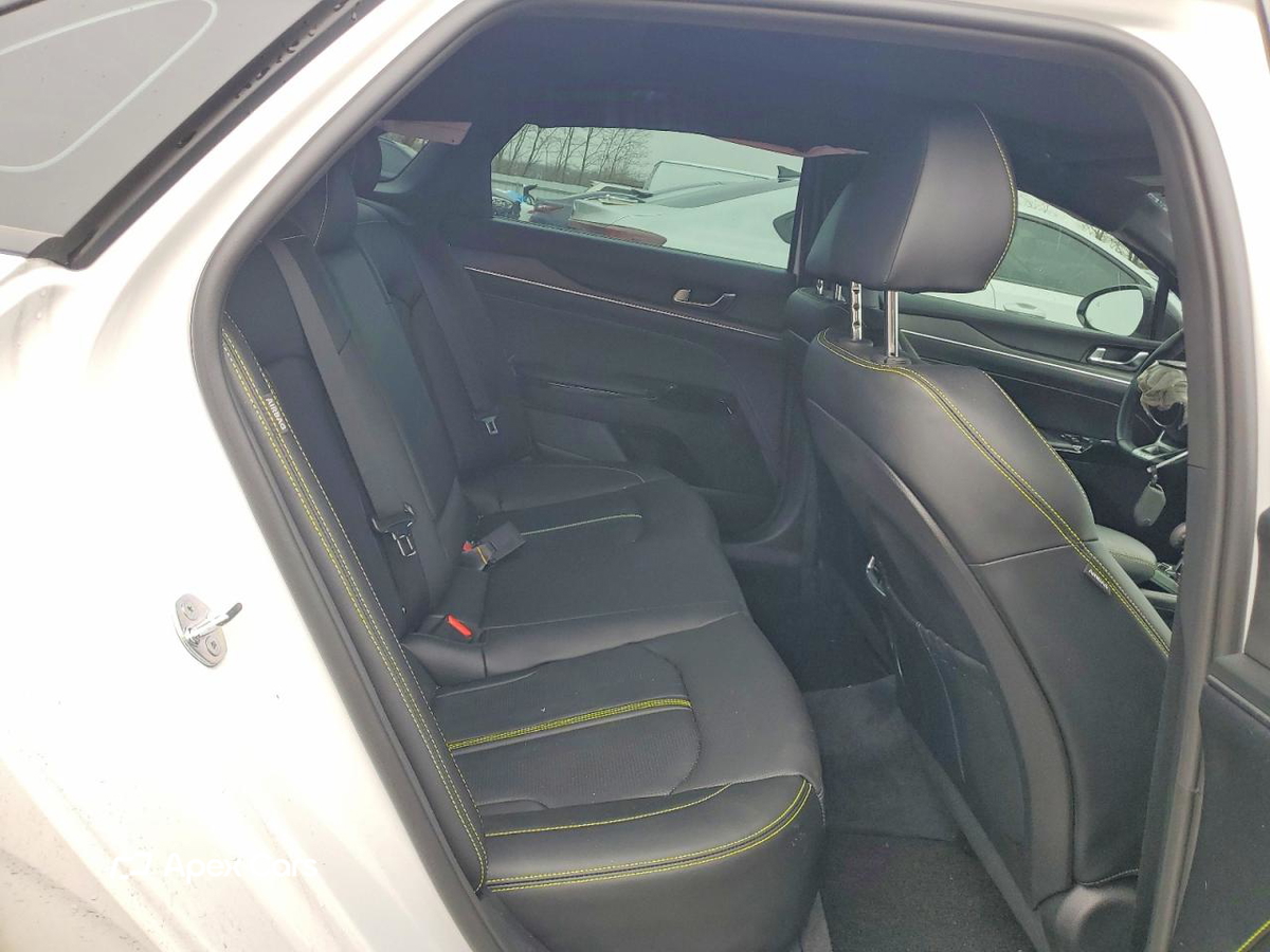 Kia K5 2025