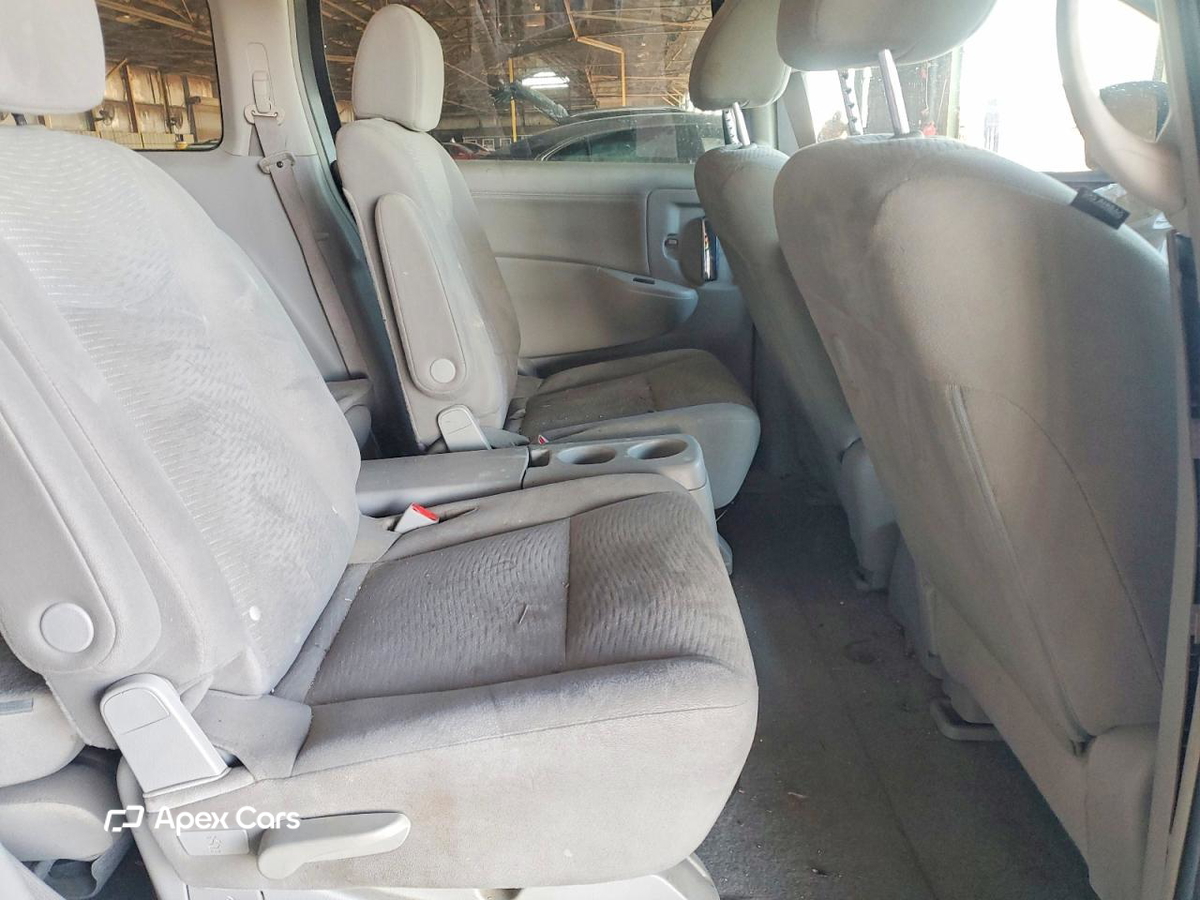 Nissan Quest 2015