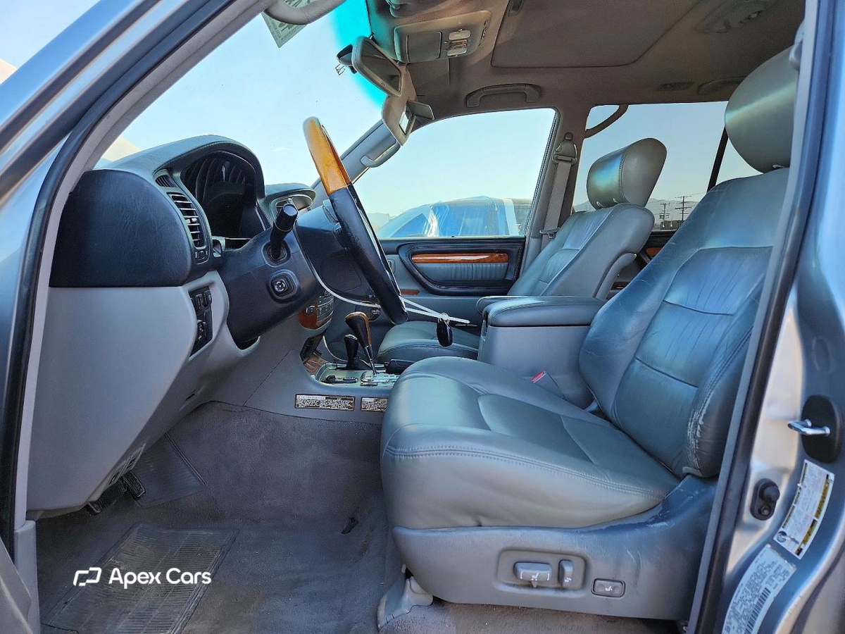 Lexus LX 2005