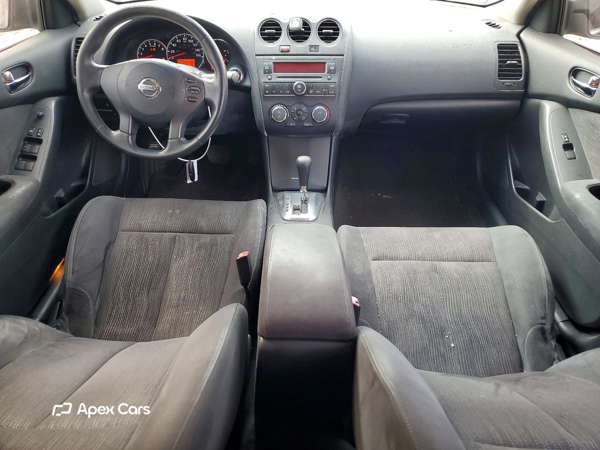 Nissan Altima 2010