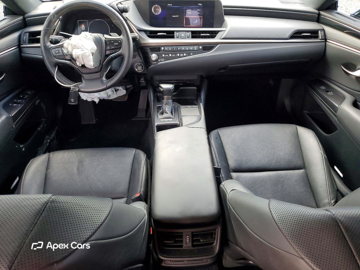 Lexus ES 2021