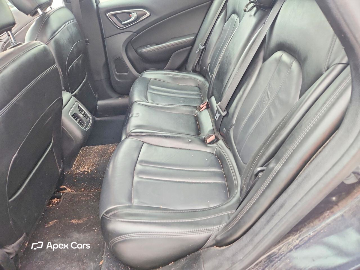 Chrysler 200 2016