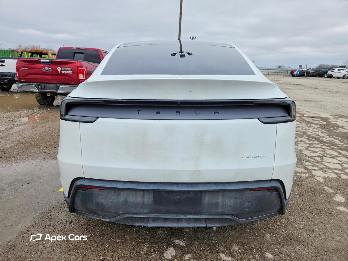 Tesla Model Y 2026