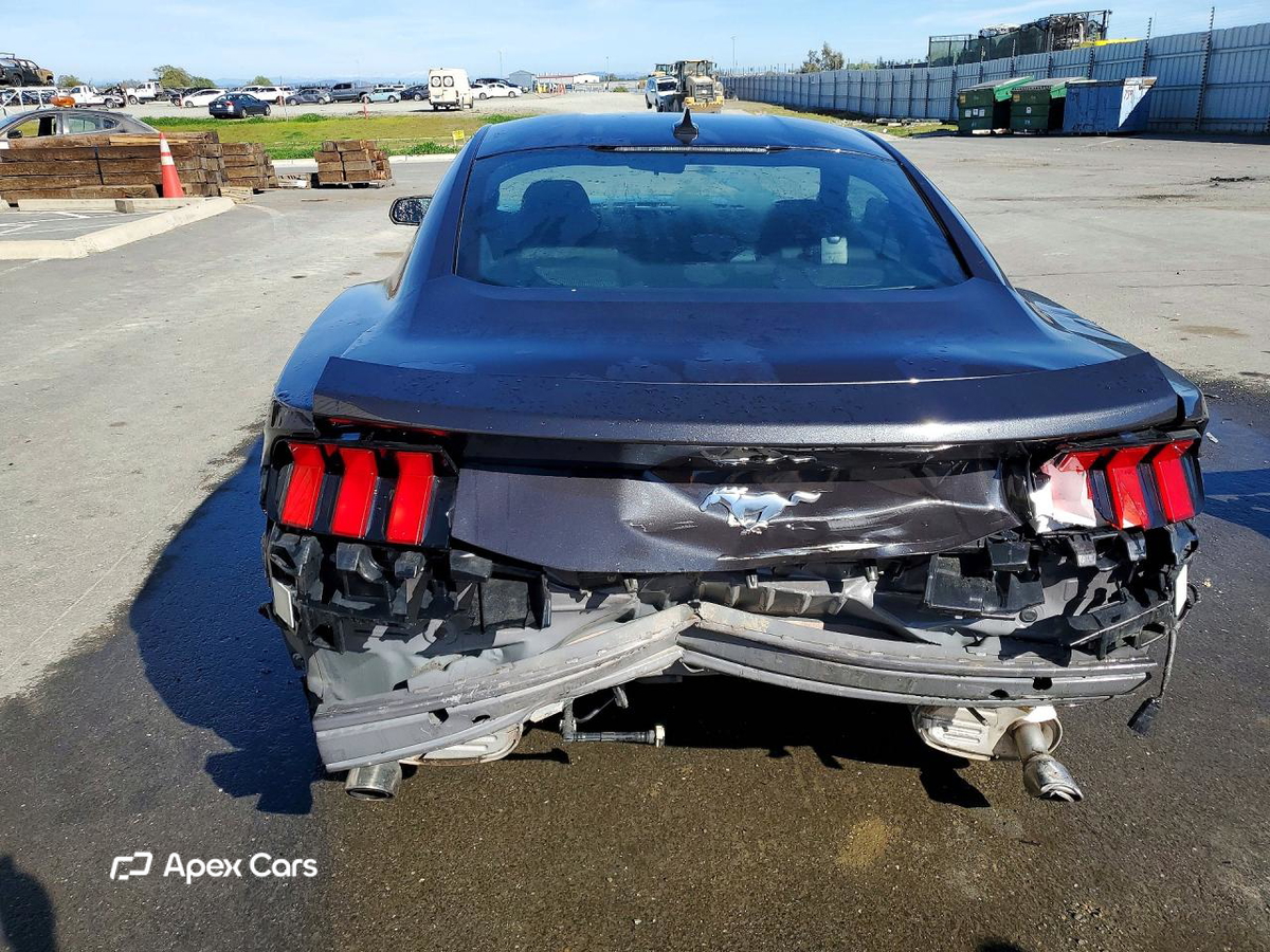 Ford Mustang 2024