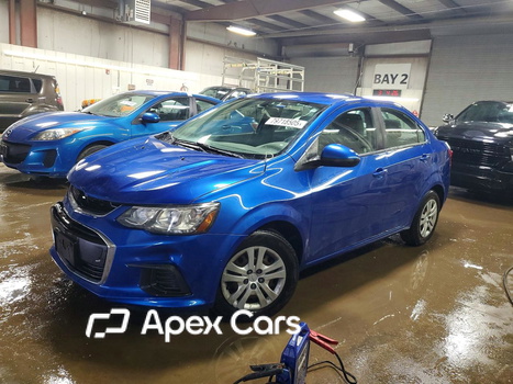 Chevrolet Sonic 2017 - Image 1 of 13