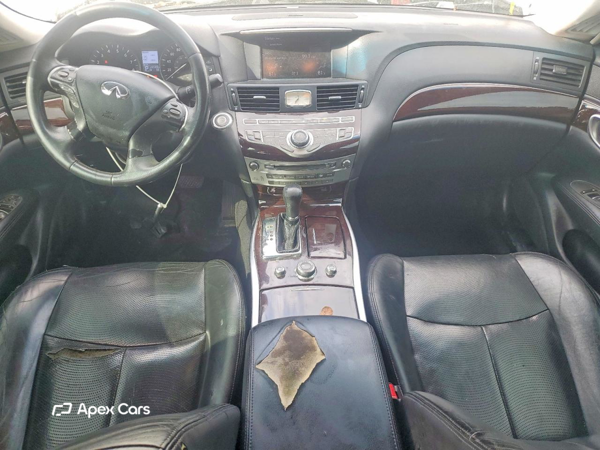 Infiniti M 2011