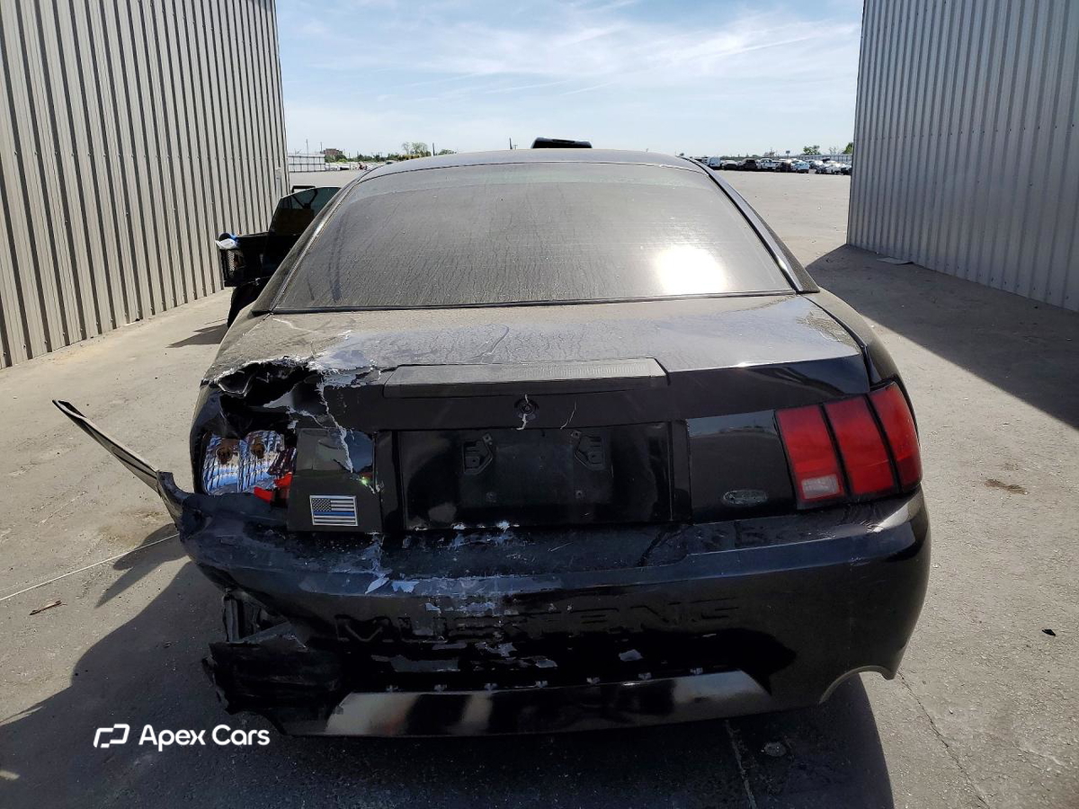 Ford Mustang 2000