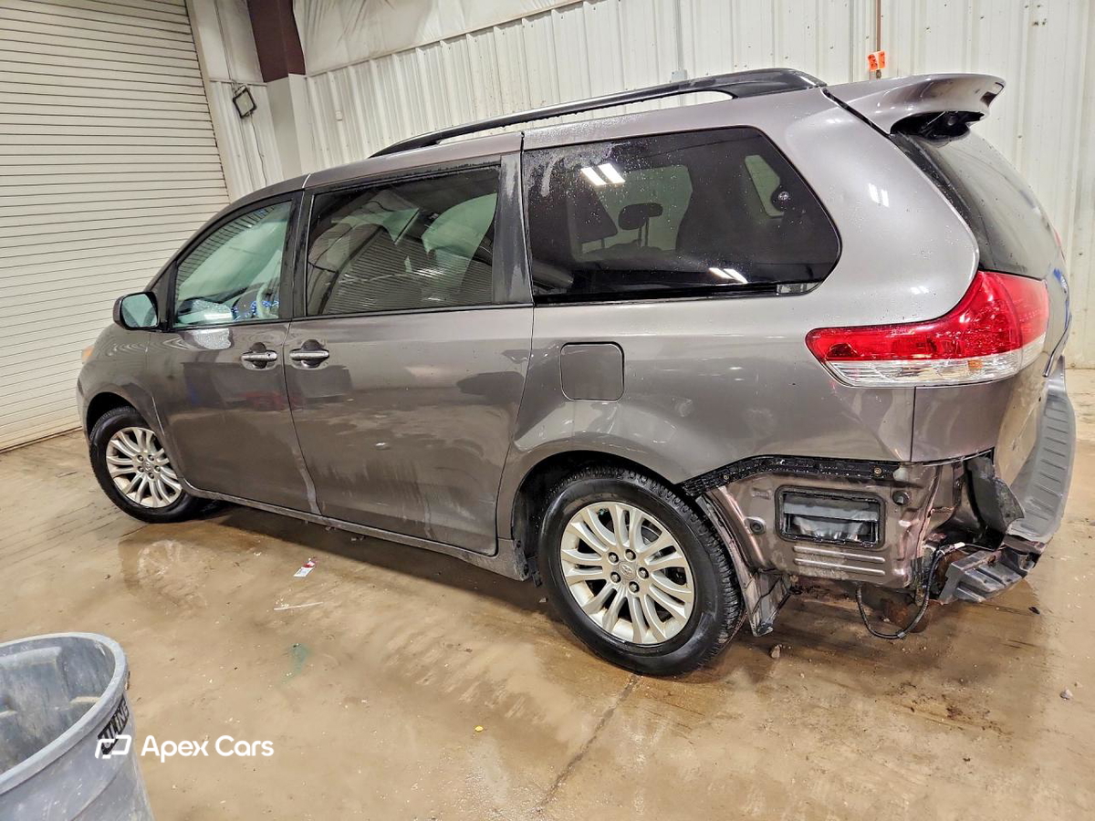 Toyota Sienna 2012
