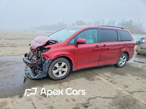 Toyota Sienna 2016 - Image 1 of 13
