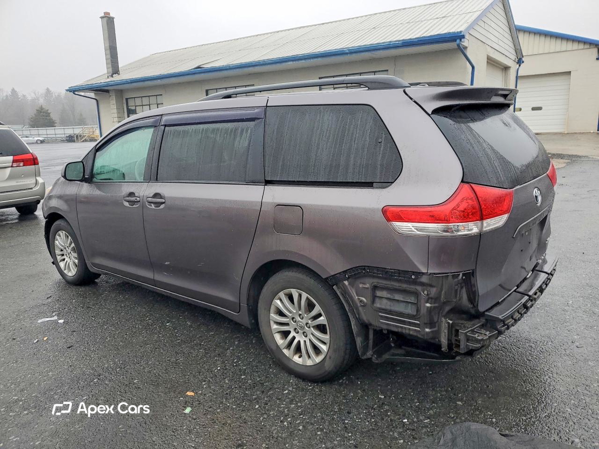 Toyota Sienna 2014