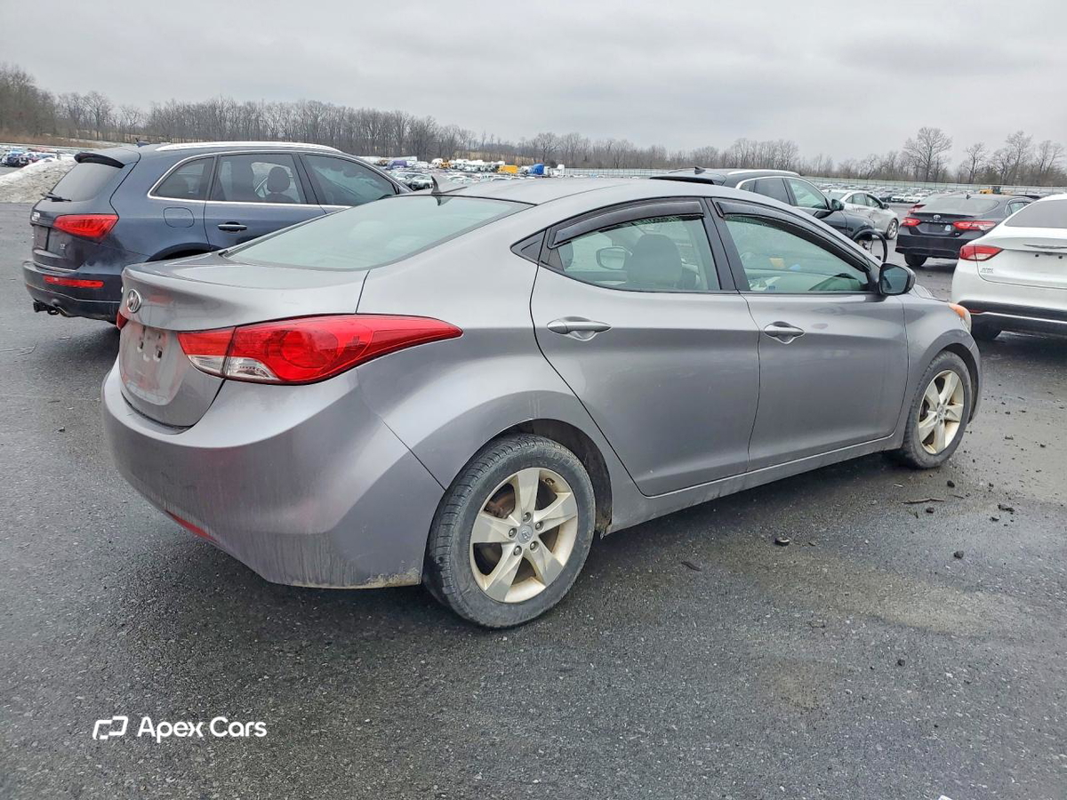 Hyundai Elantra 2012