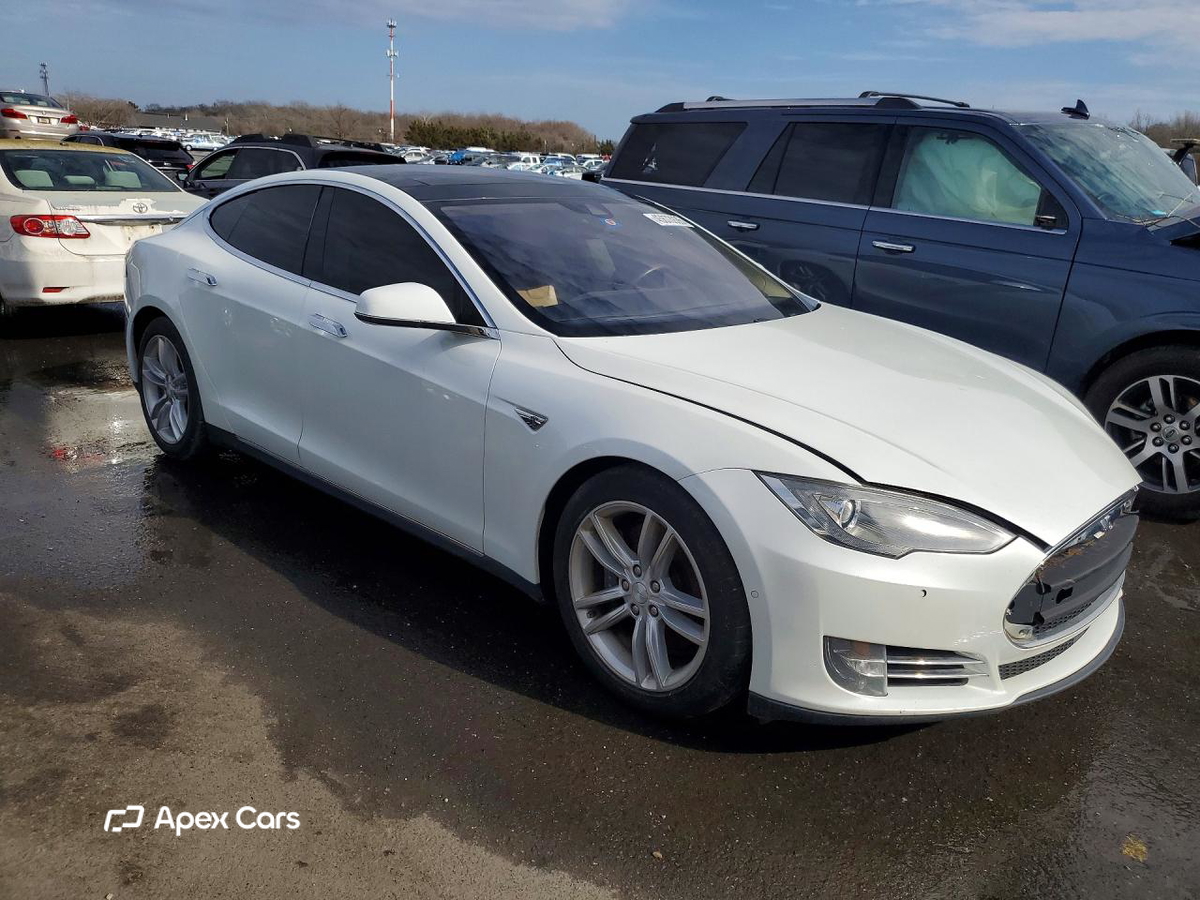 Tesla Model S 2015