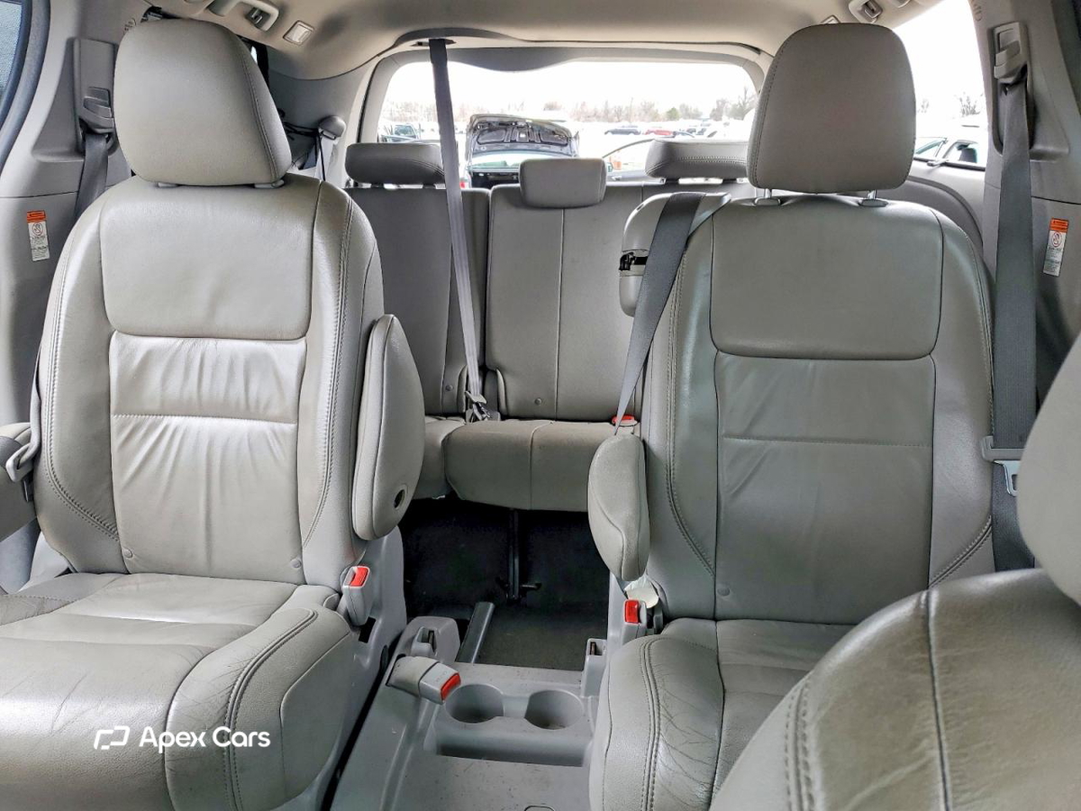Toyota Sienna 2015