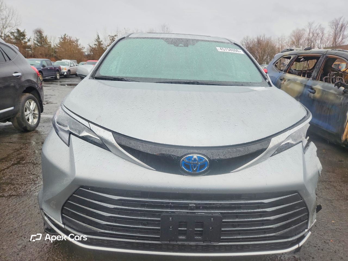 Toyota Sienna 2025