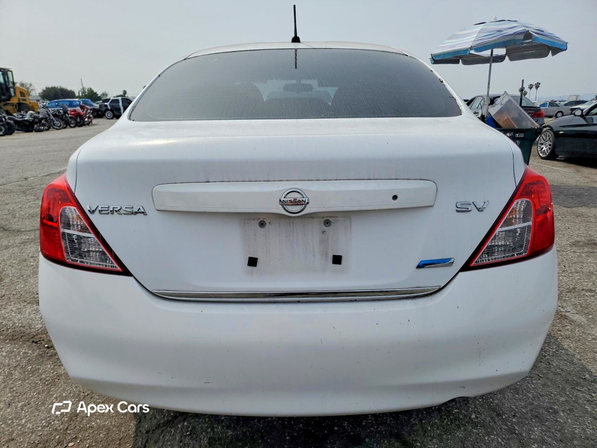 Nissan Versa 2012
