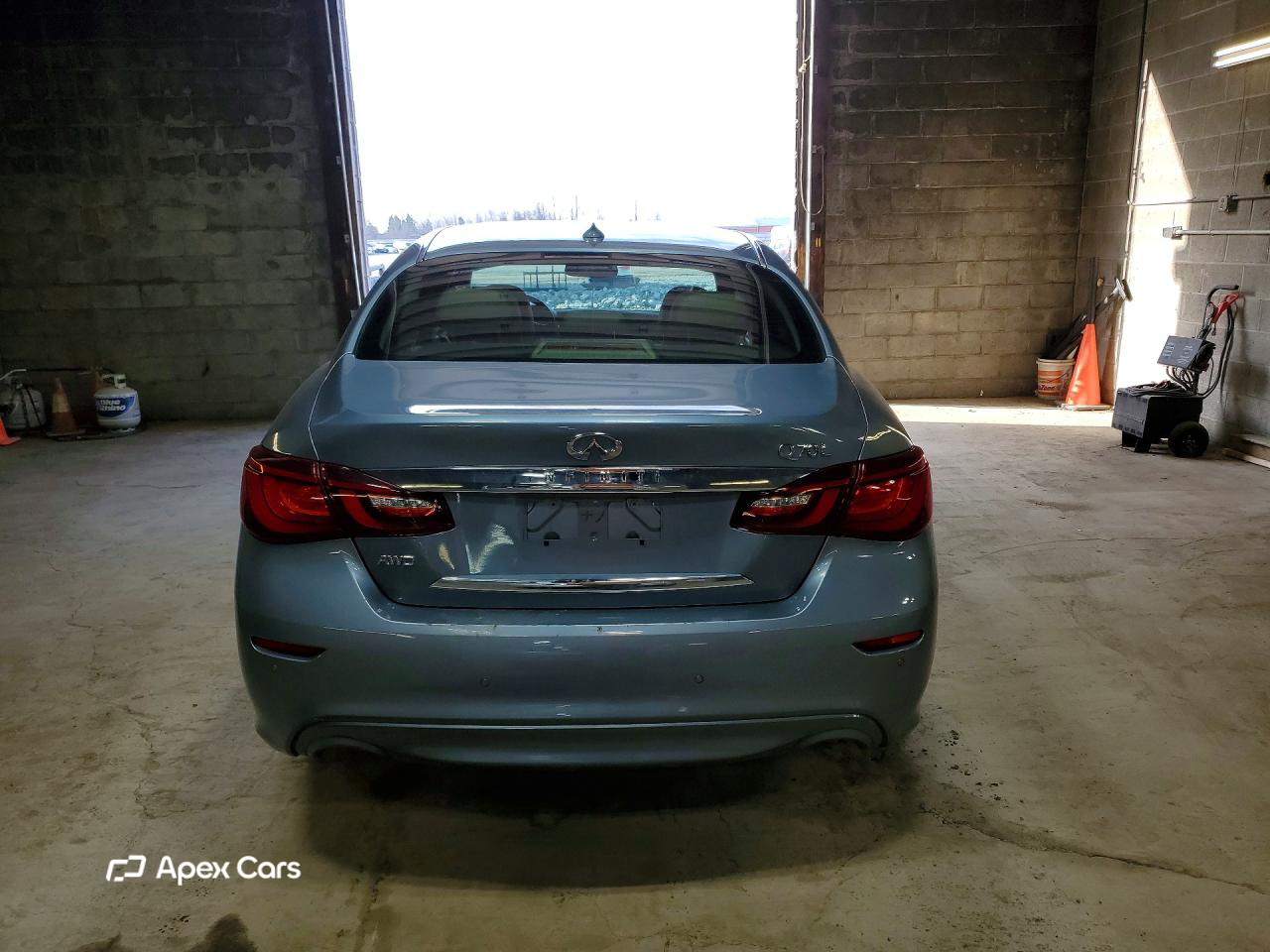 Infiniti Q70 2016