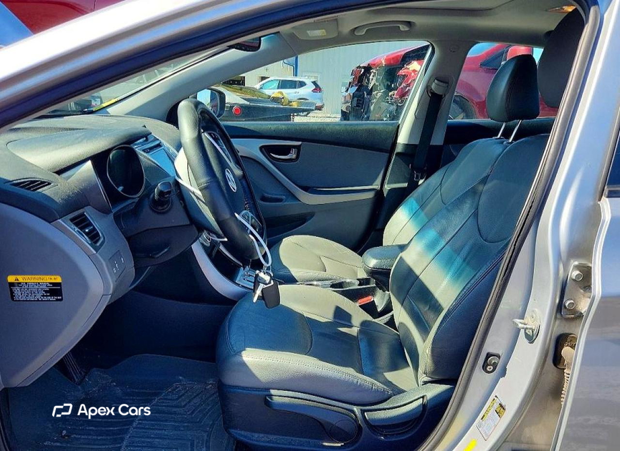 Hyundai Elantra 2012