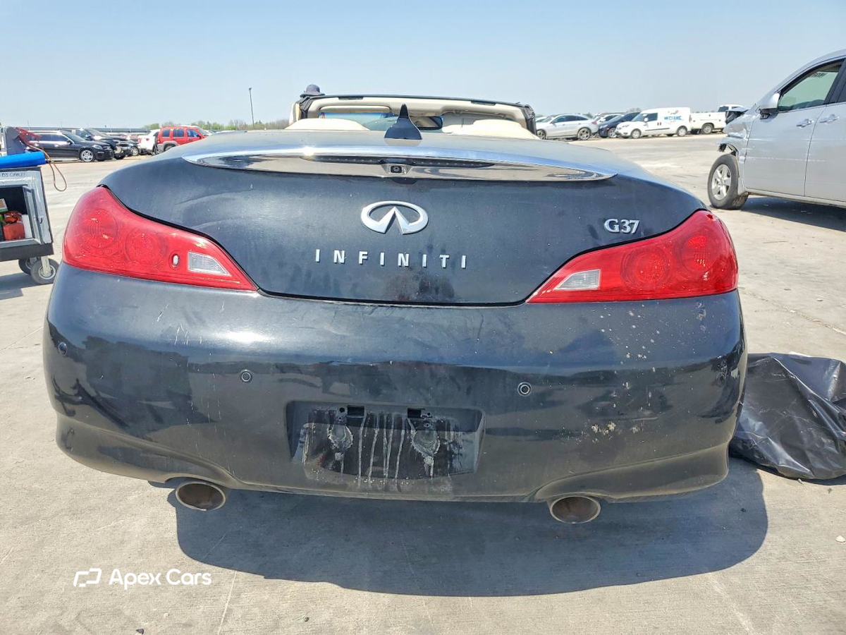 Infiniti G 2011