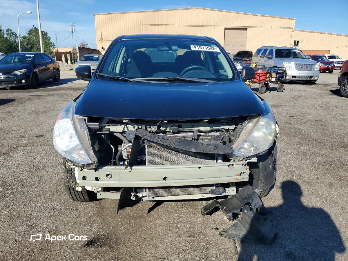 Nissan Versa 2015