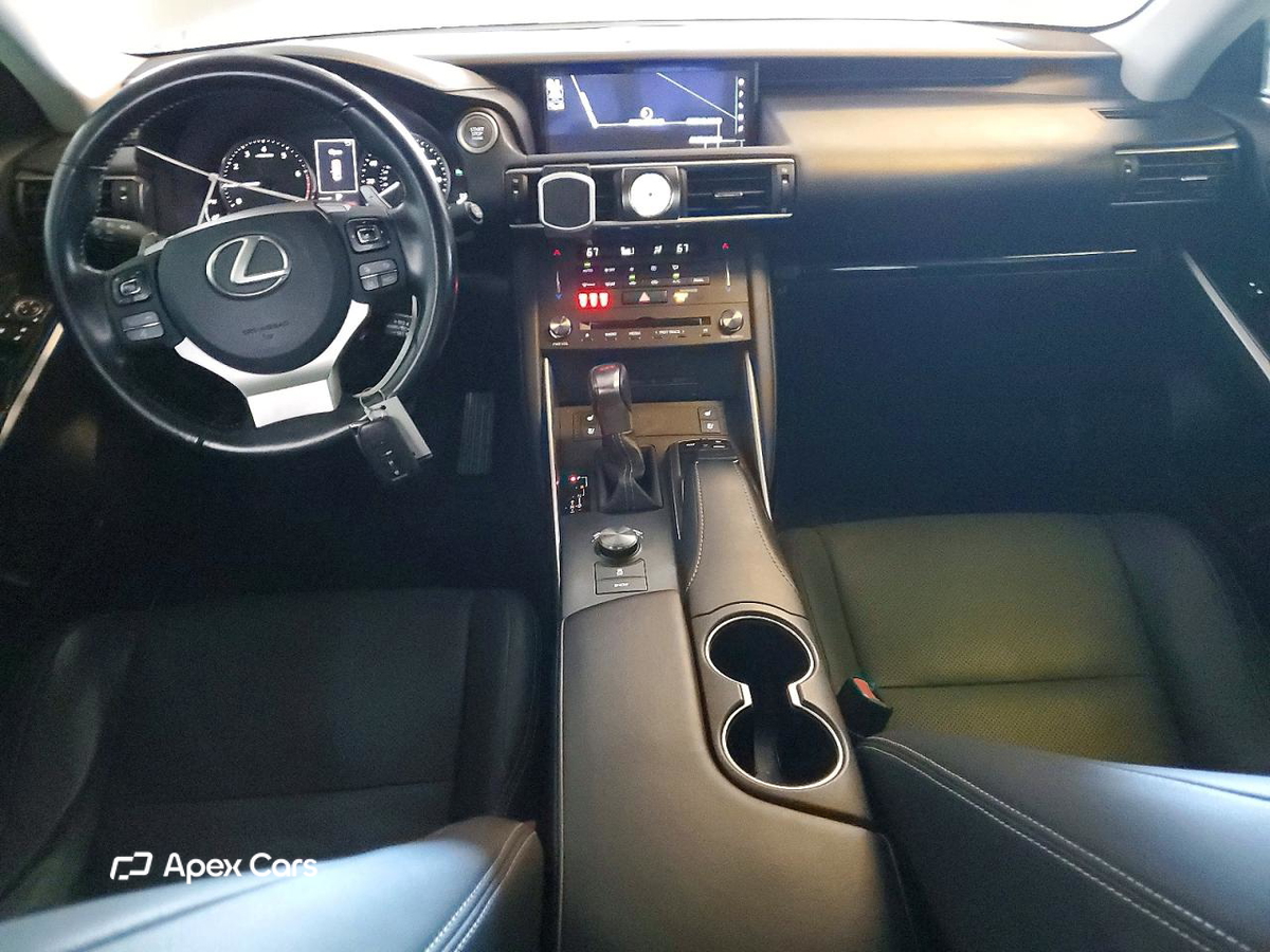 Lexus IS 2020