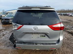 Toyota Sienna 2016