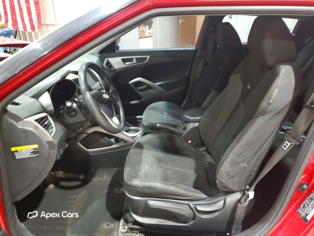 Hyundai Veloster 2013