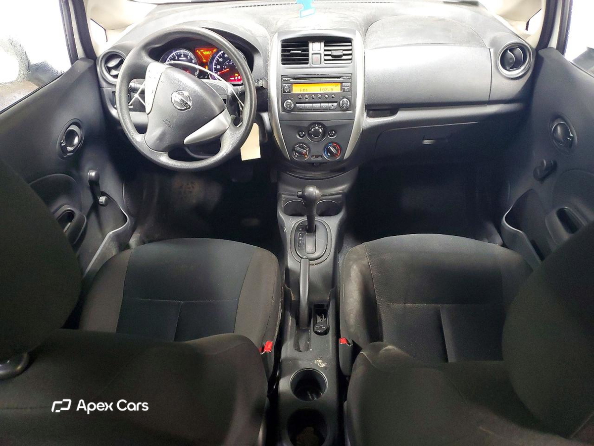 Nissan Versa 2015