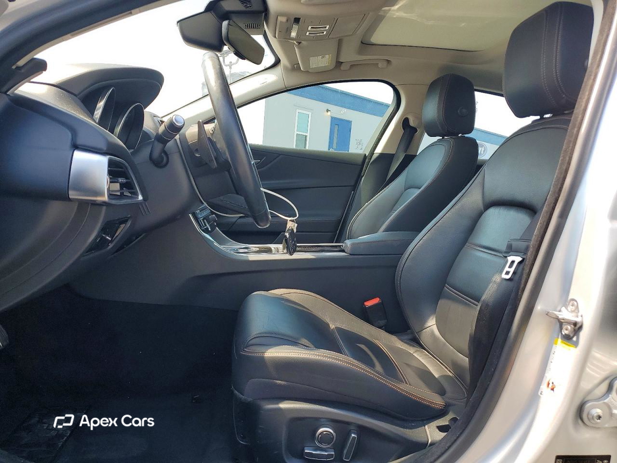 Jaguar XE 2019