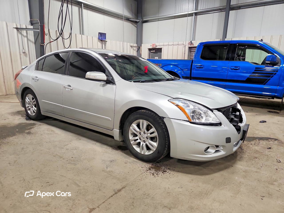 Nissan Altima 2012