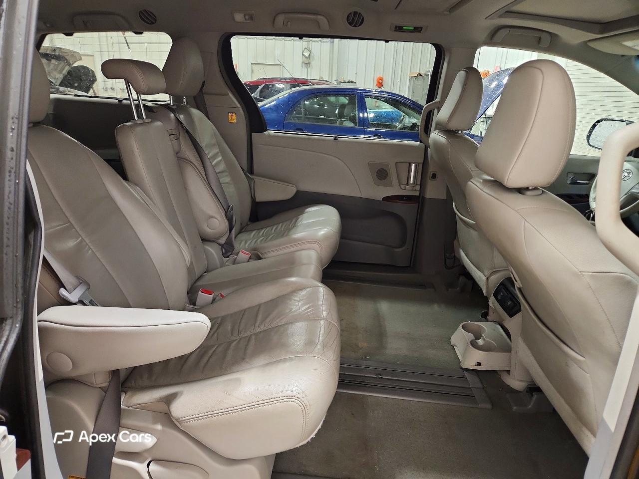 Toyota Sienna 2012