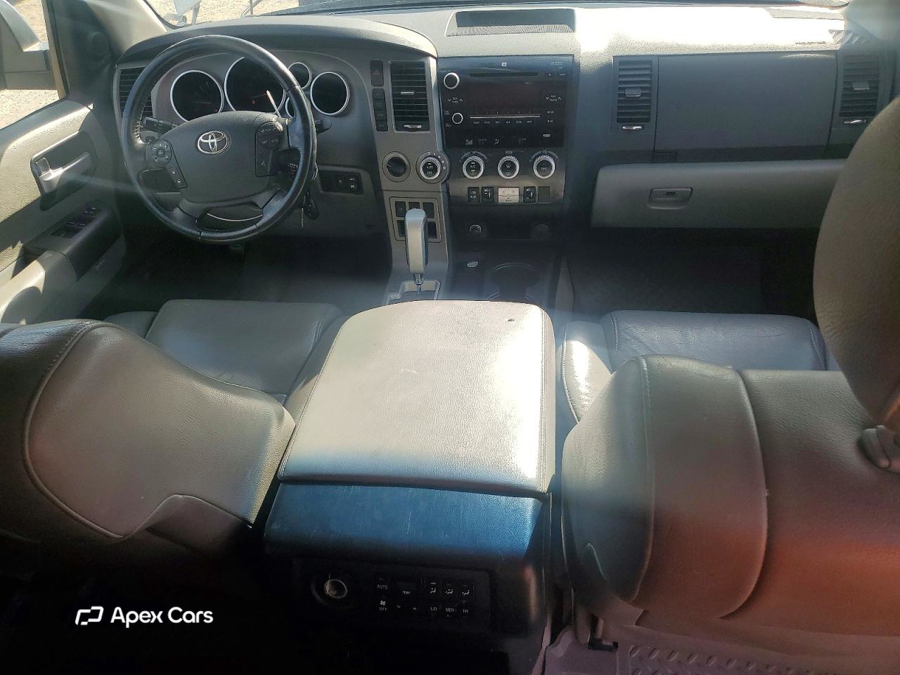 Toyota Sequoia 2011