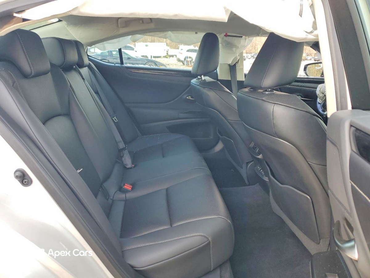 Lexus ES 2020