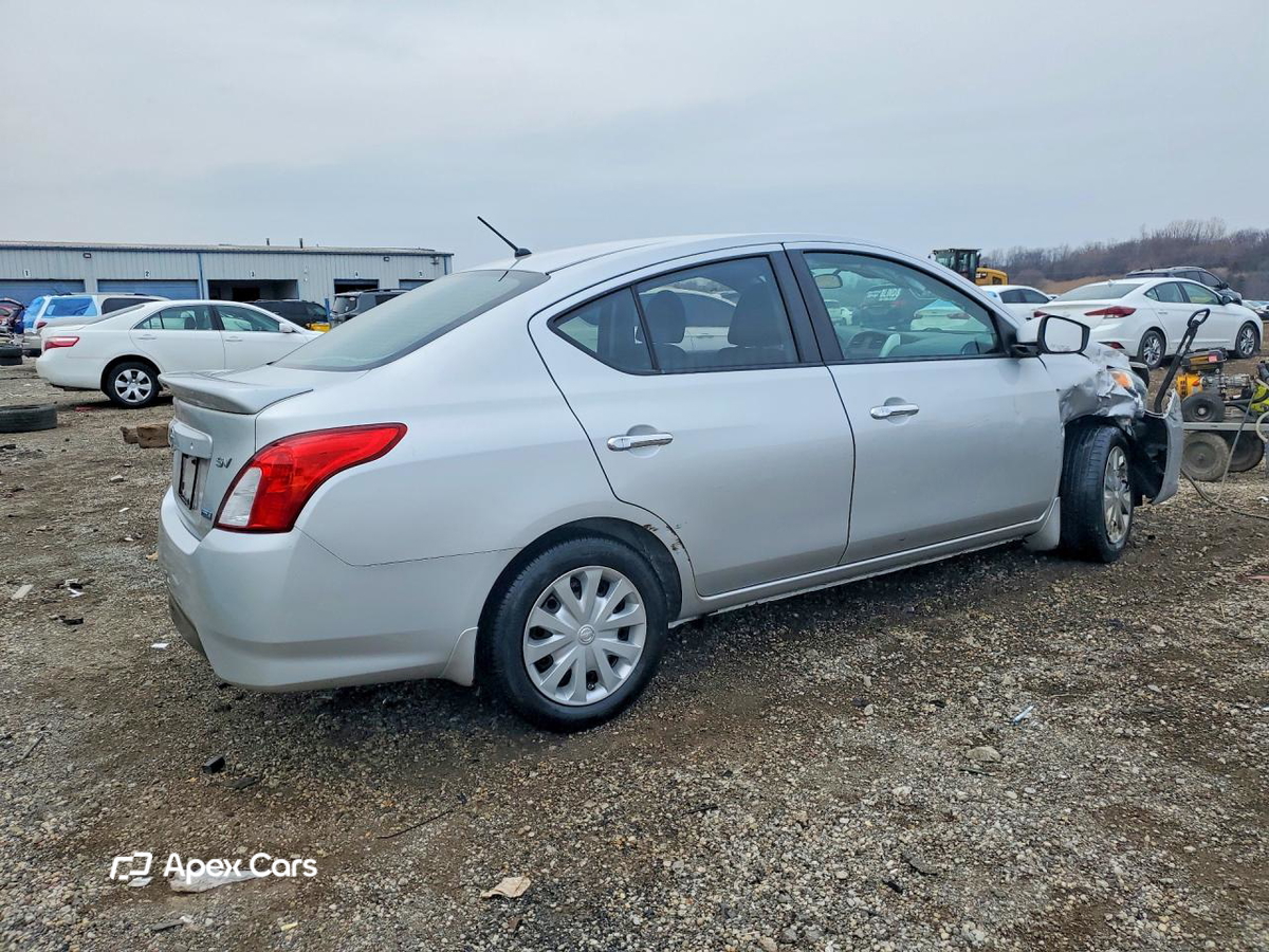Nissan Versa 2016