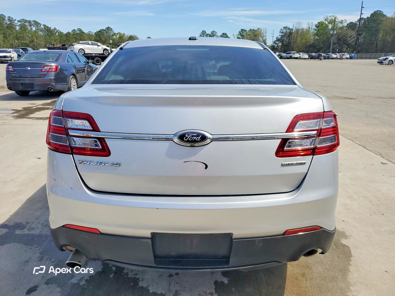 Ford Taurus 2016