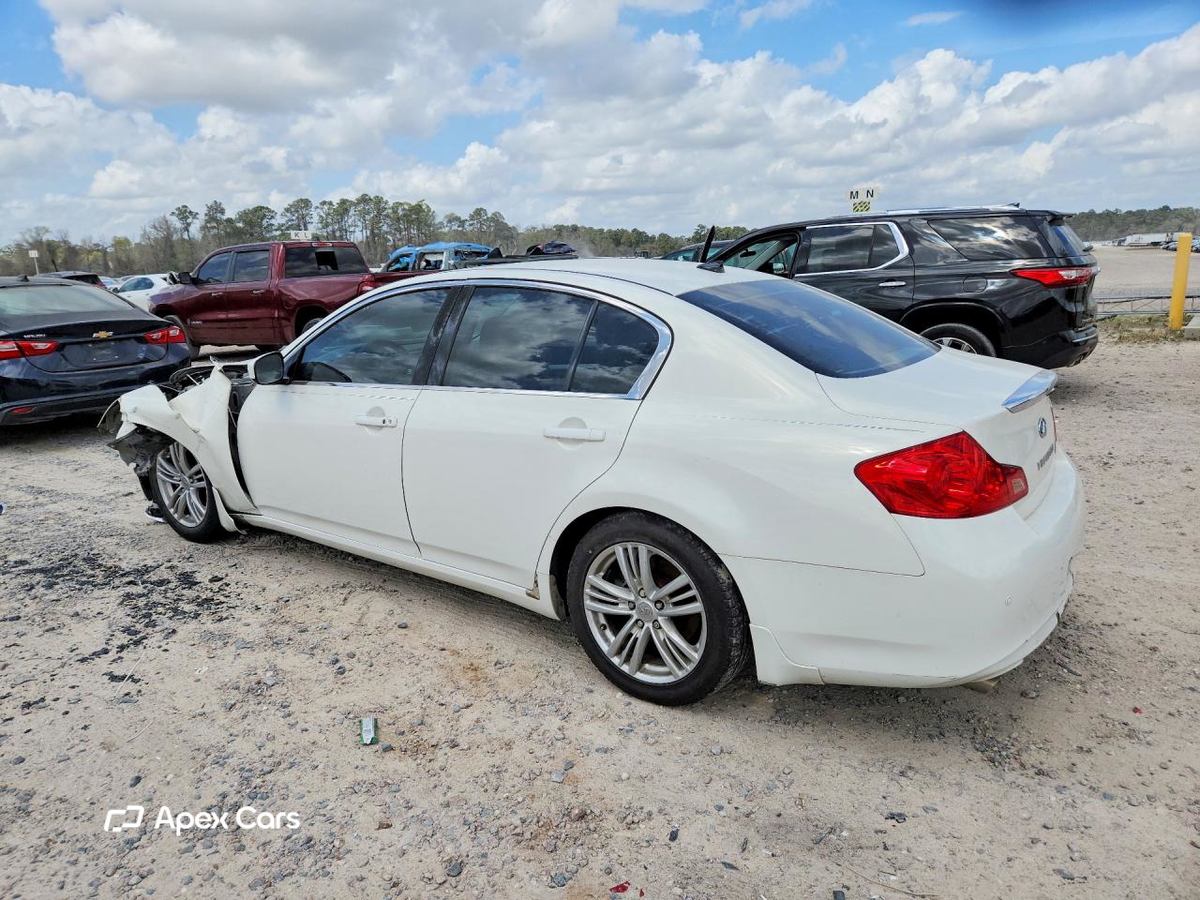 Infiniti  2010